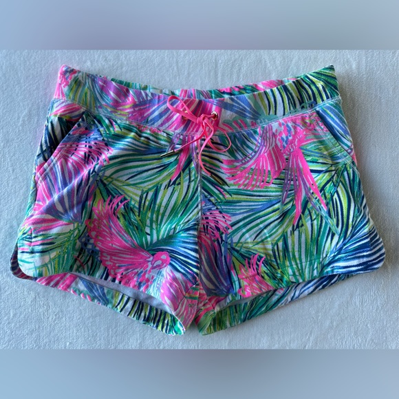 Lilly Pulitzer Pants - Small Lilly Pulitzer shorts. EUC.